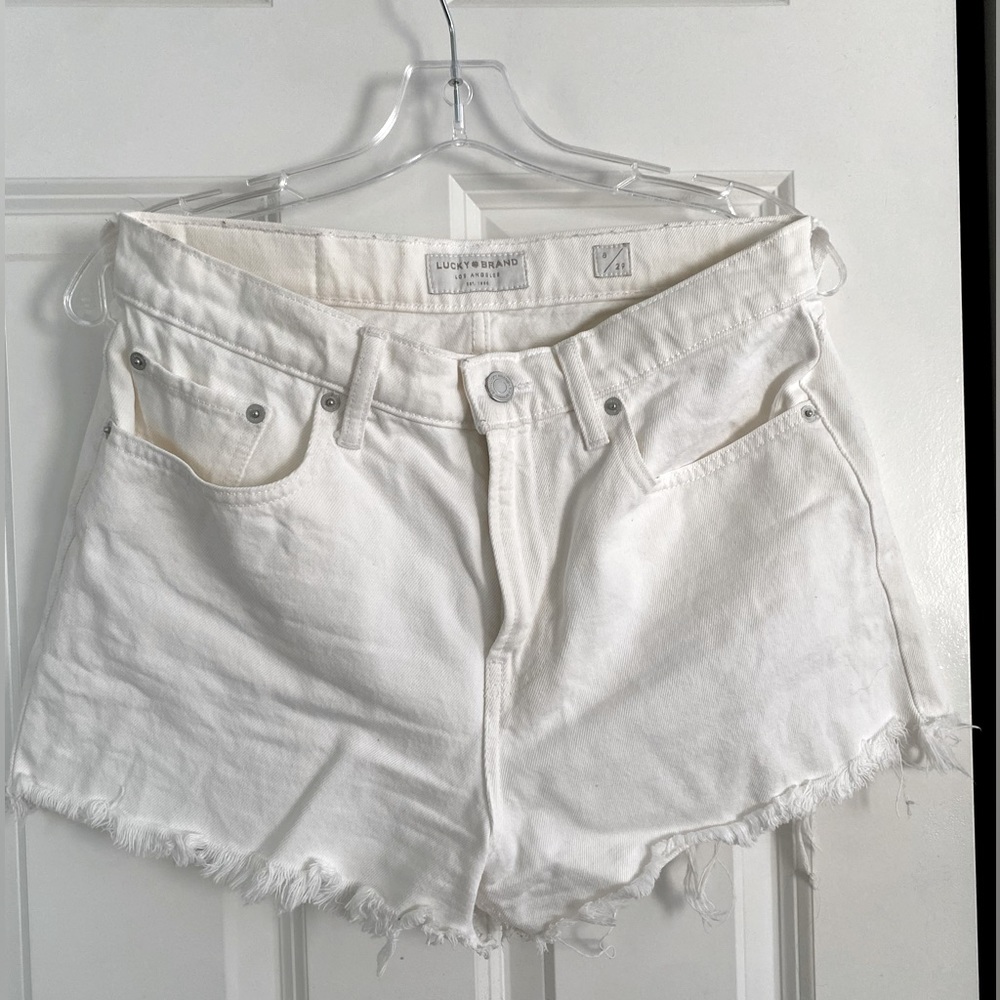 Lucky Brand Relaxed Short size 29 in white.